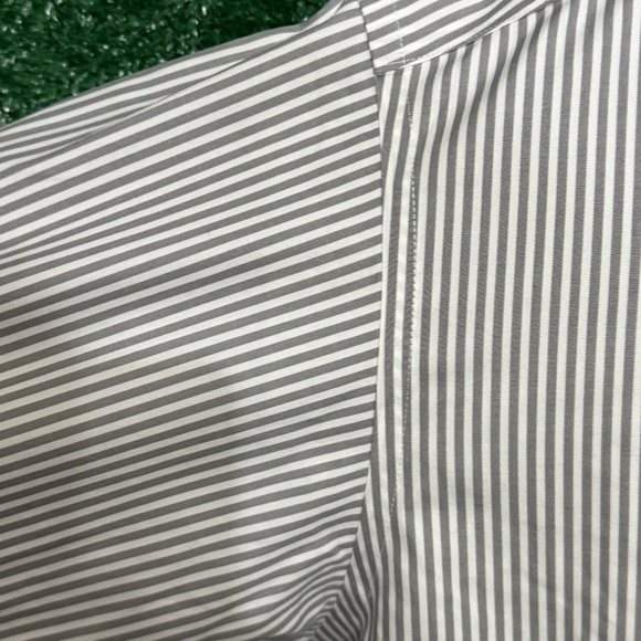 Roundtree & Yorke Black and White Casual Button Down Shirt - Picture 2 of 5